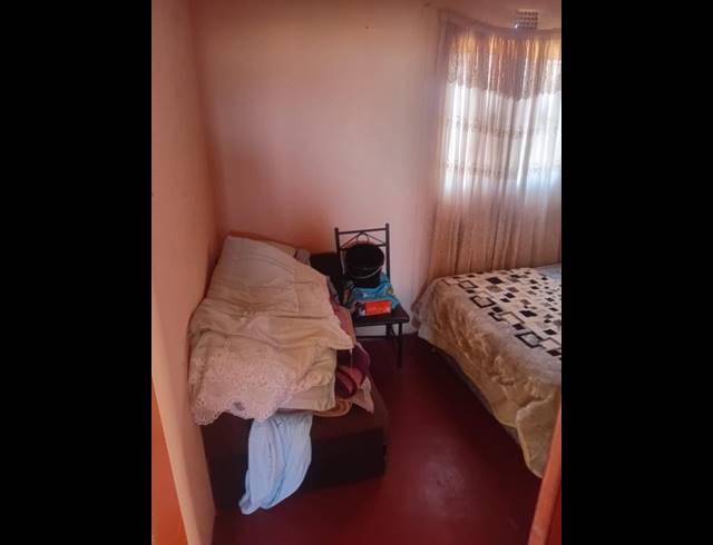 2 BEDROOM HOUSE FOR SALE IN TSAKANE